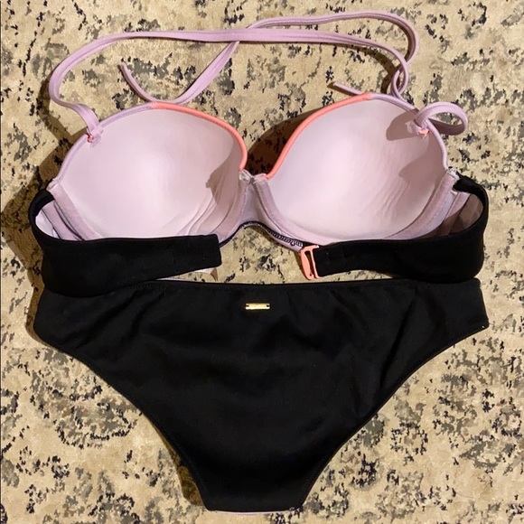 Victoria’s Secret bikini - Picture 2 of 3